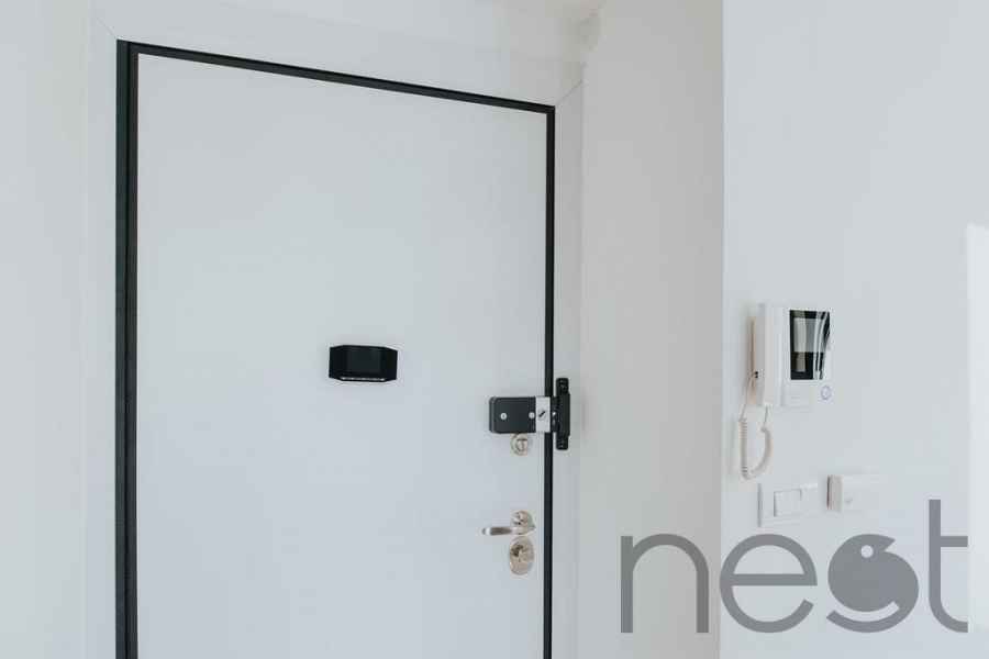 High Tech entrance